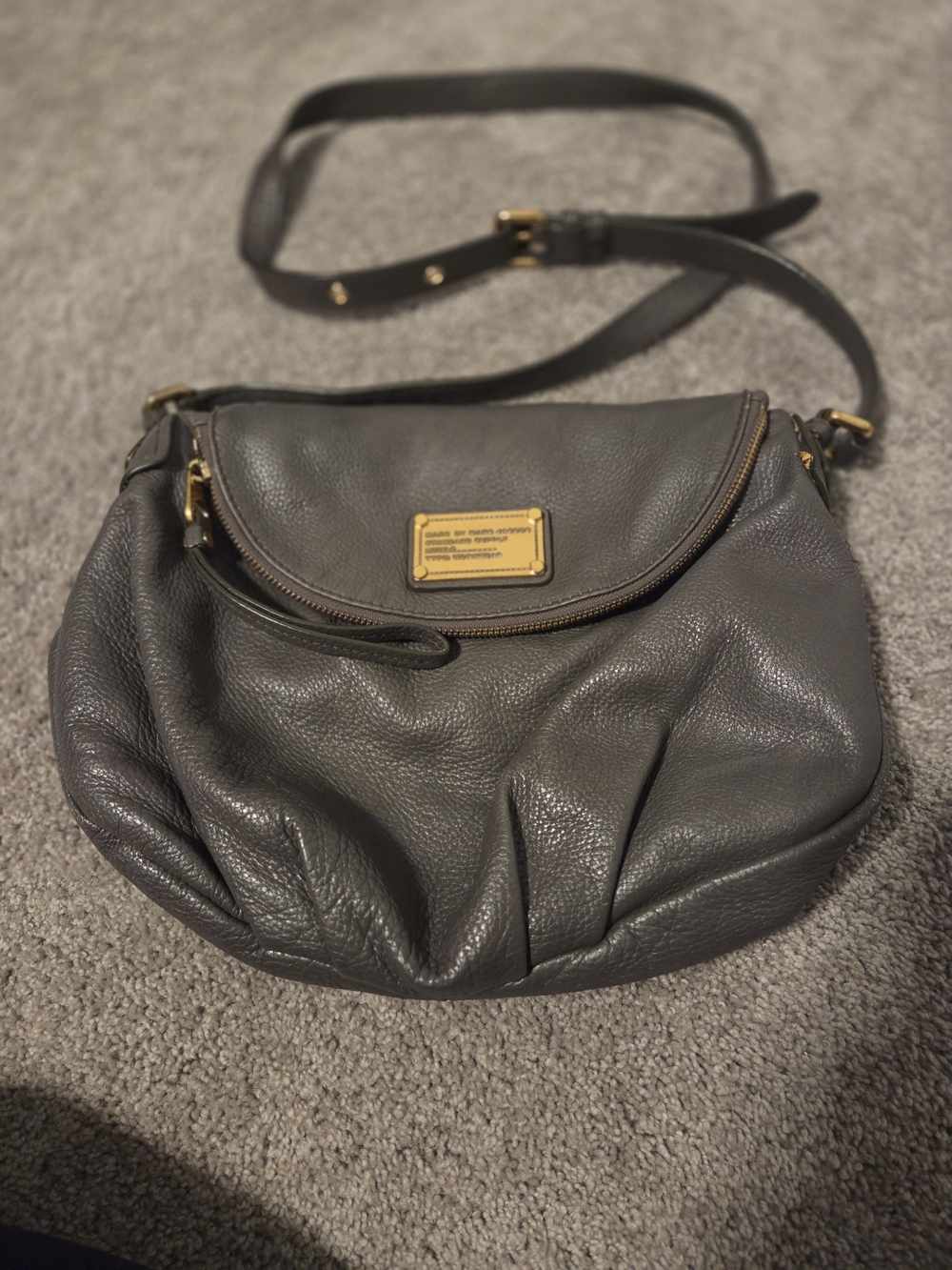 Marc Jacobs Leather Crossbody Bag with Gold Plaque - Gray